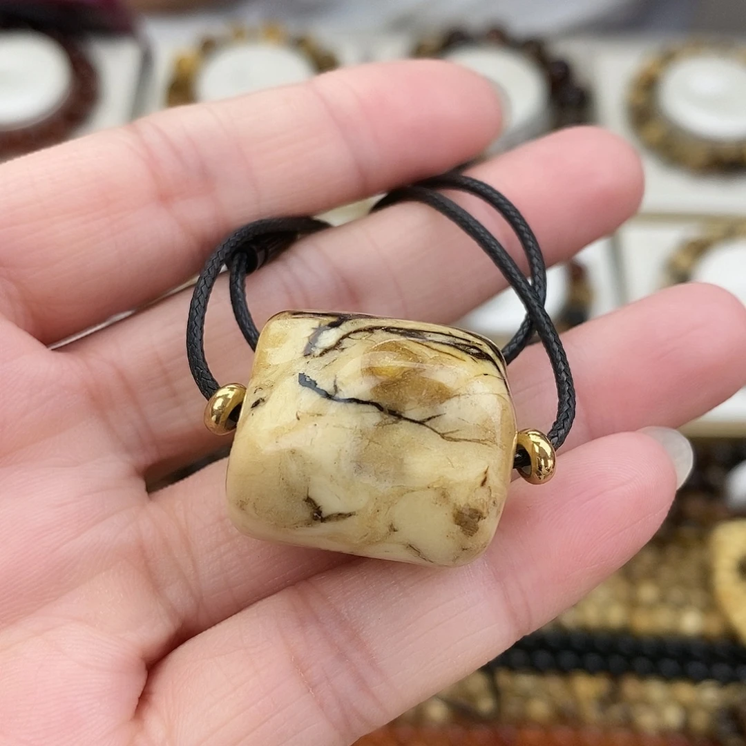 琥珀未镶嵌裸石琥珀吊坠