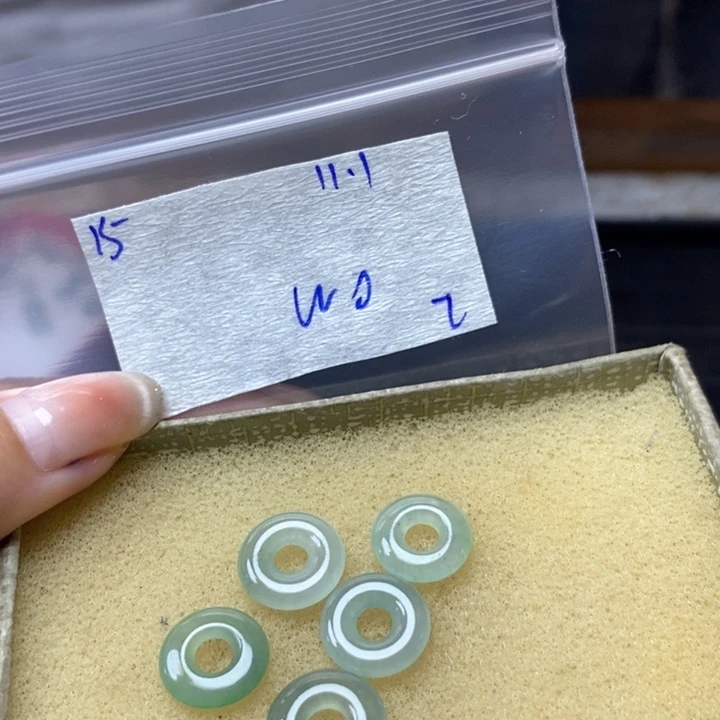 妮***塔定制翡翠未镶嵌不退