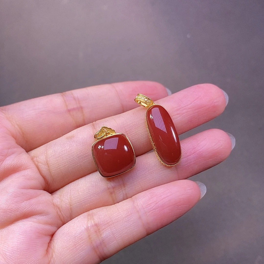 纯***沙南红玛瑙18K金镶嵌颈饰