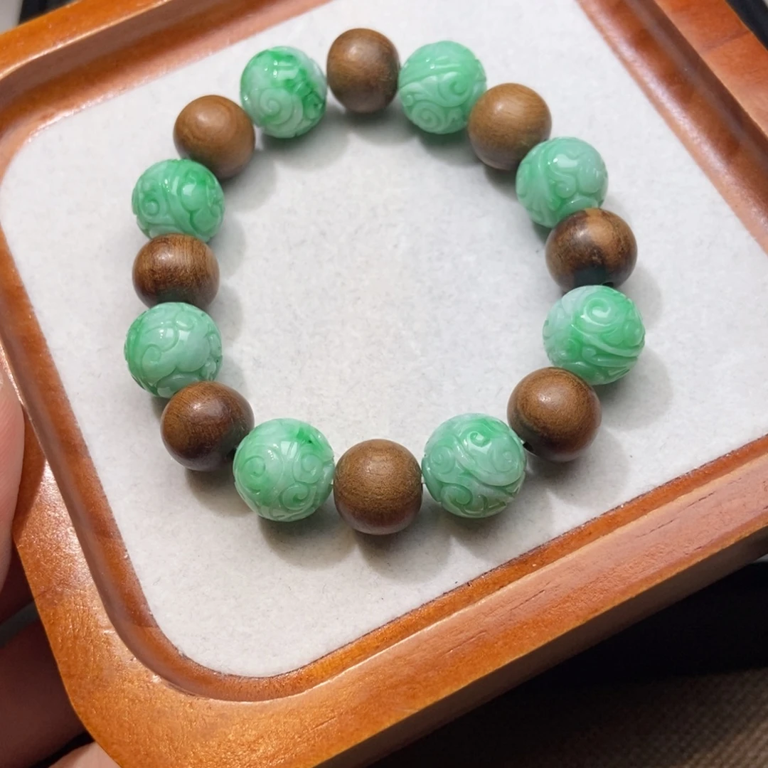 翡翠未镶嵌手串肖楠木 辣绿飘花珠