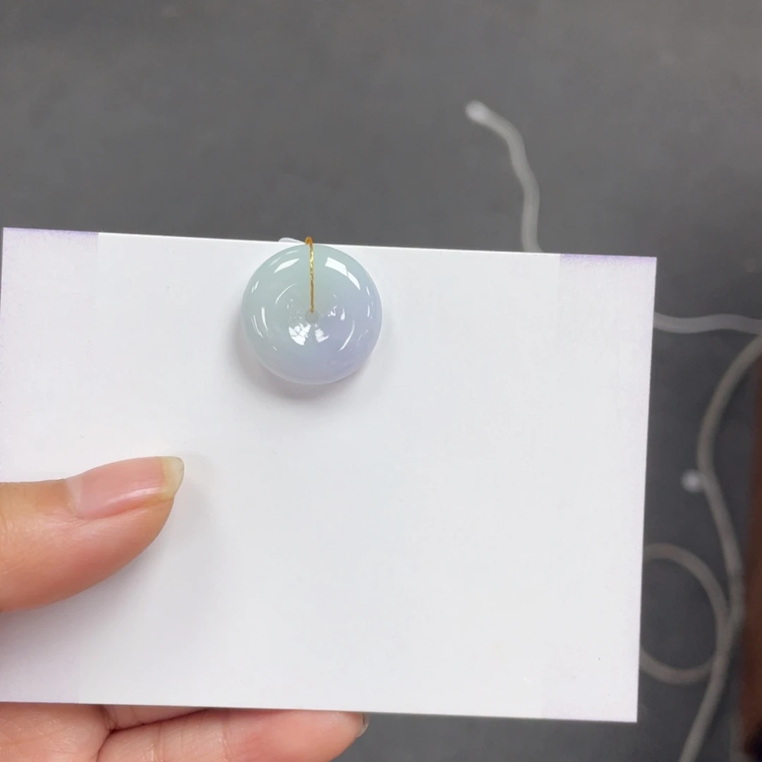 翡翠颈饰未镶嵌平安扣