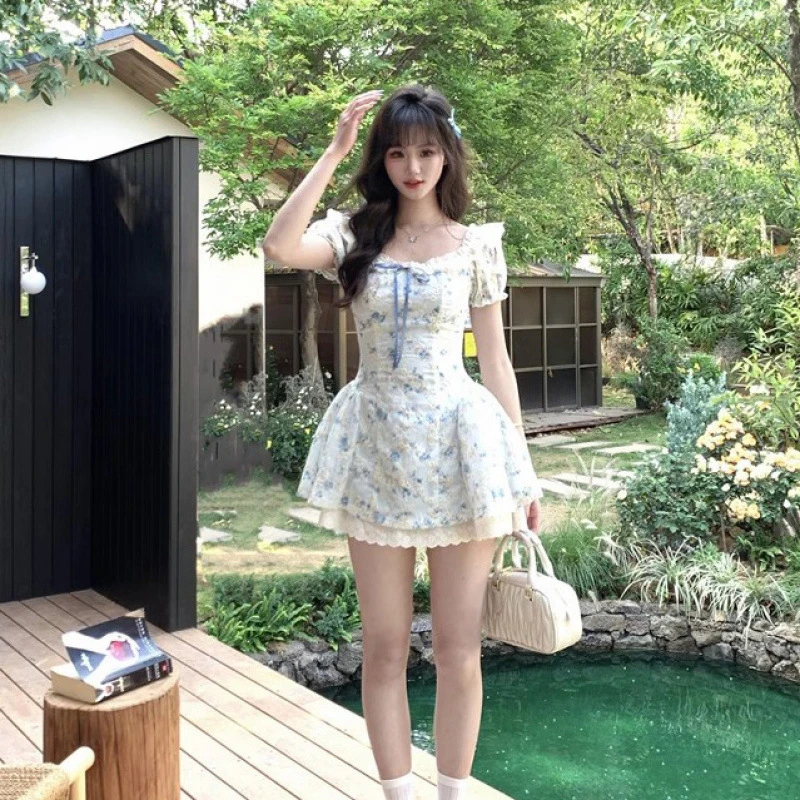 新款法式甜美收腰显瘦蕾丝拼接蓝色碎花连衣裙公主短裙