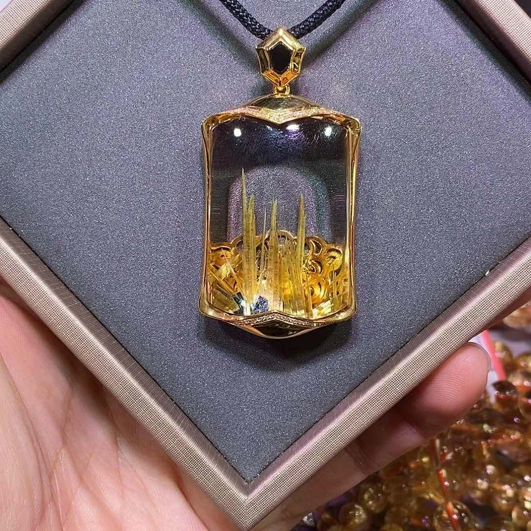 吊坠(赠链)18K金镶嵌水晶