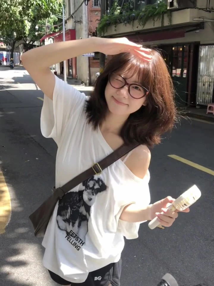 WRXS 美式辣妹小狗印花斜肩短袖t恤女夏季慵懒风宽松休闲露肩上衣