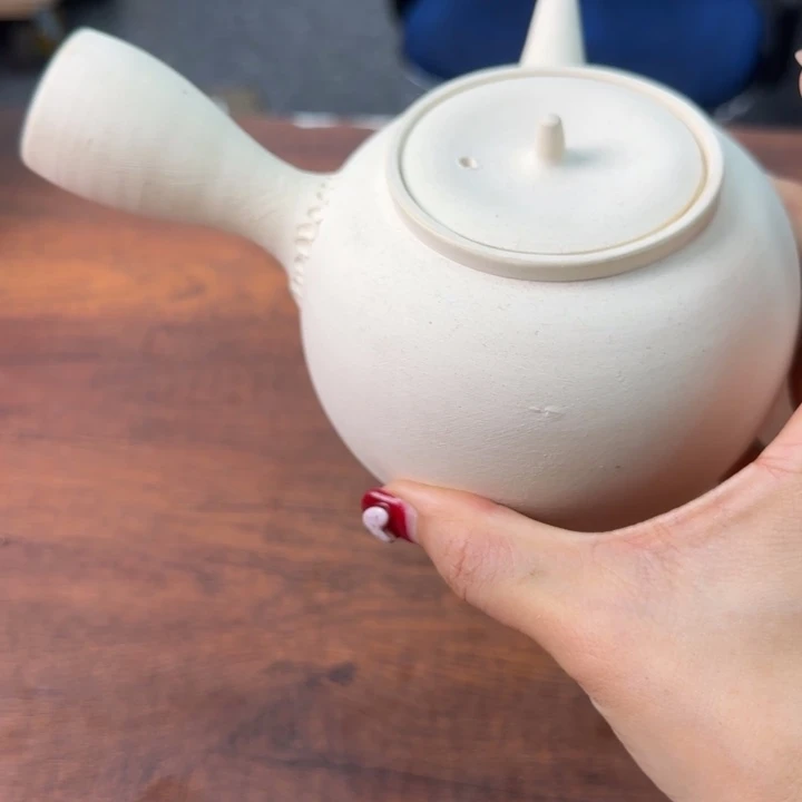 一个陶瓷物件哈哈哈哈
