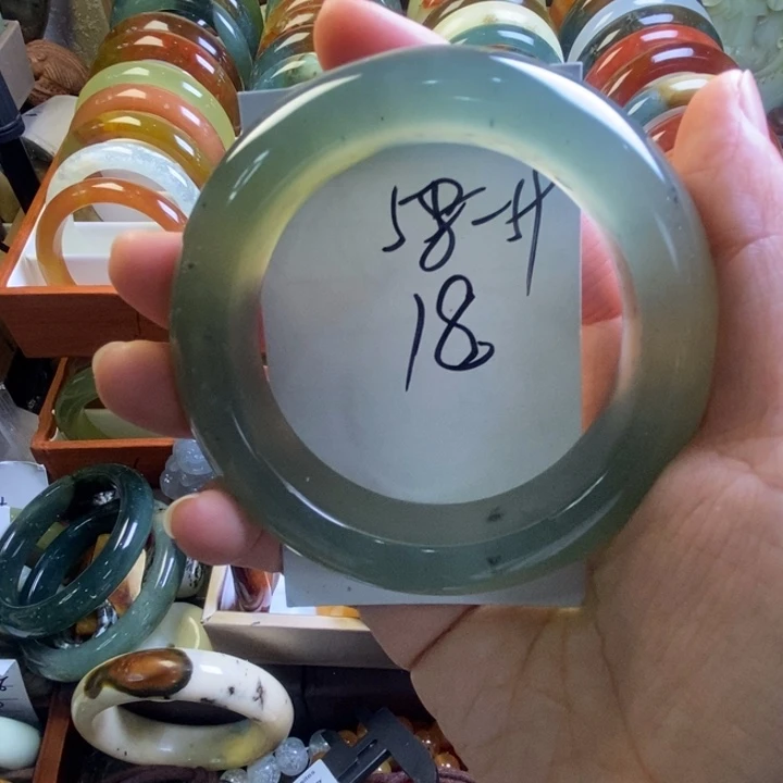 J***玉蛇纹石玉未镶嵌手镯