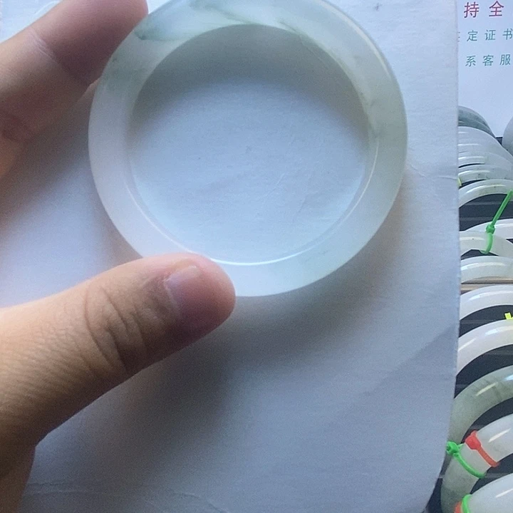 石英质玉未镶嵌手镯