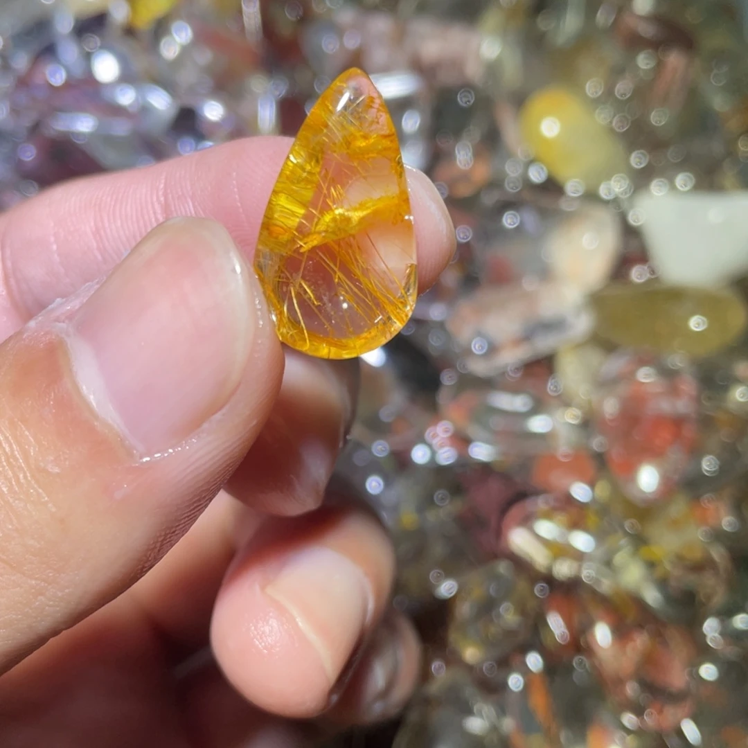 米***。只买单纯的吊坠，没带链子，属的性质。