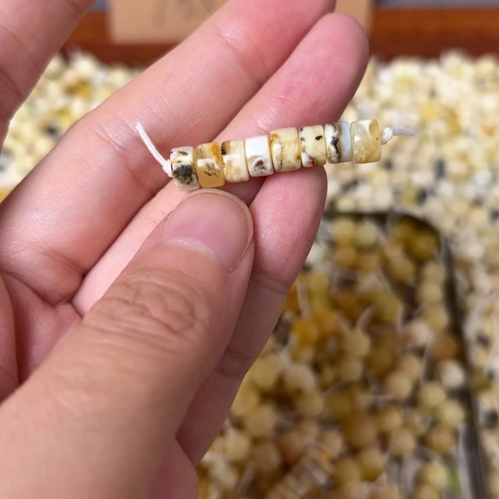 蜜蜡未镶嵌裸石6.7mm一组