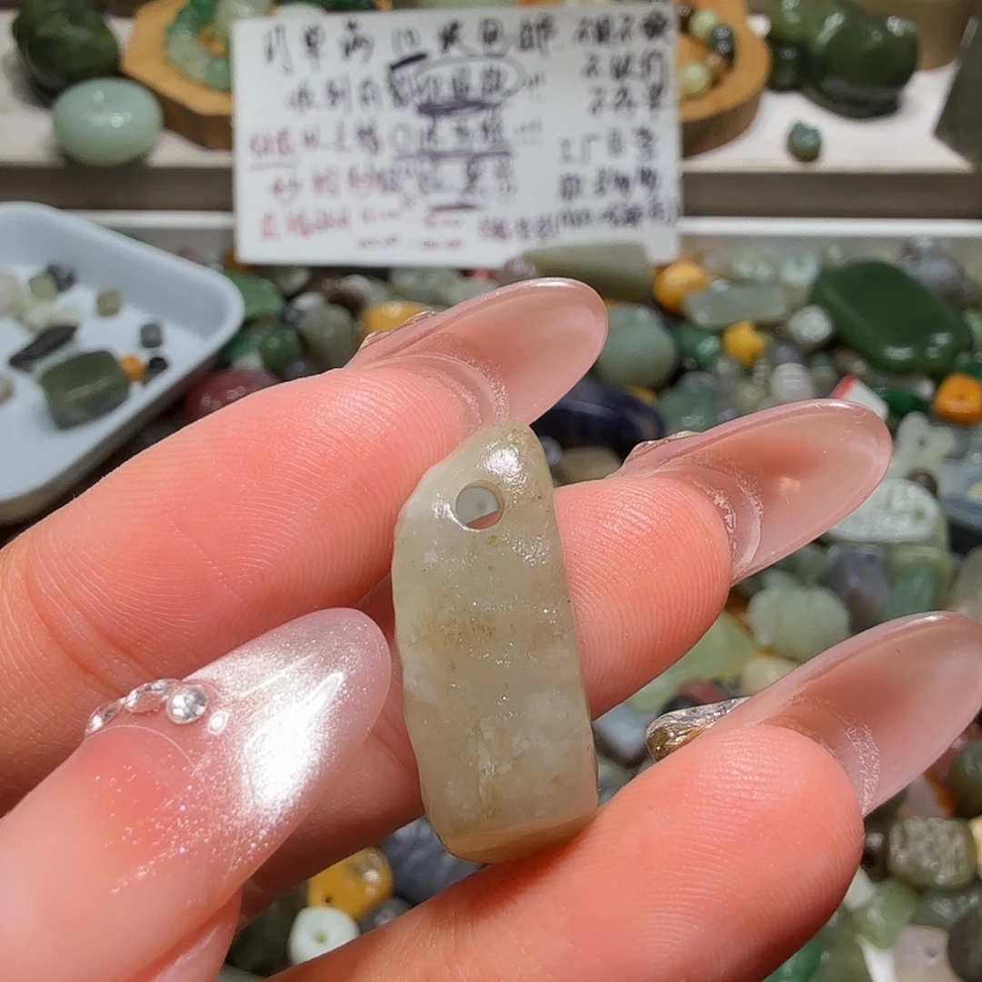 和田玉未镶嵌珠宝奇石