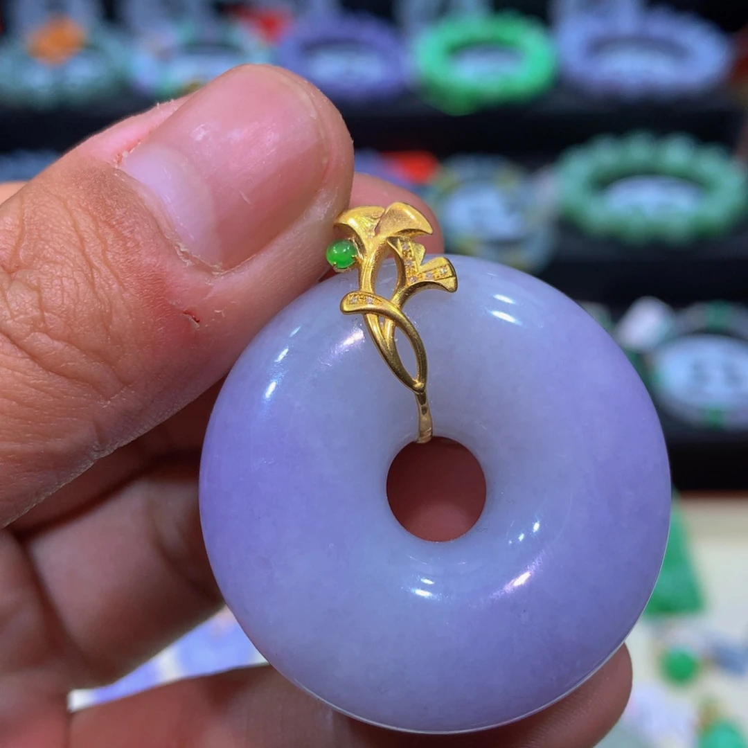 翡翠18K金镶嵌颈饰