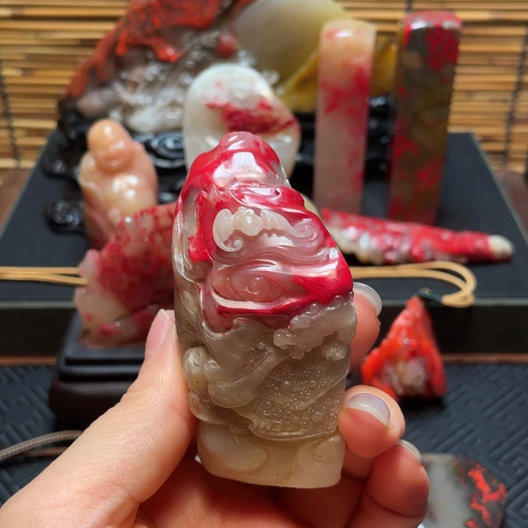 巴林鸡血石鸡血石手玩件