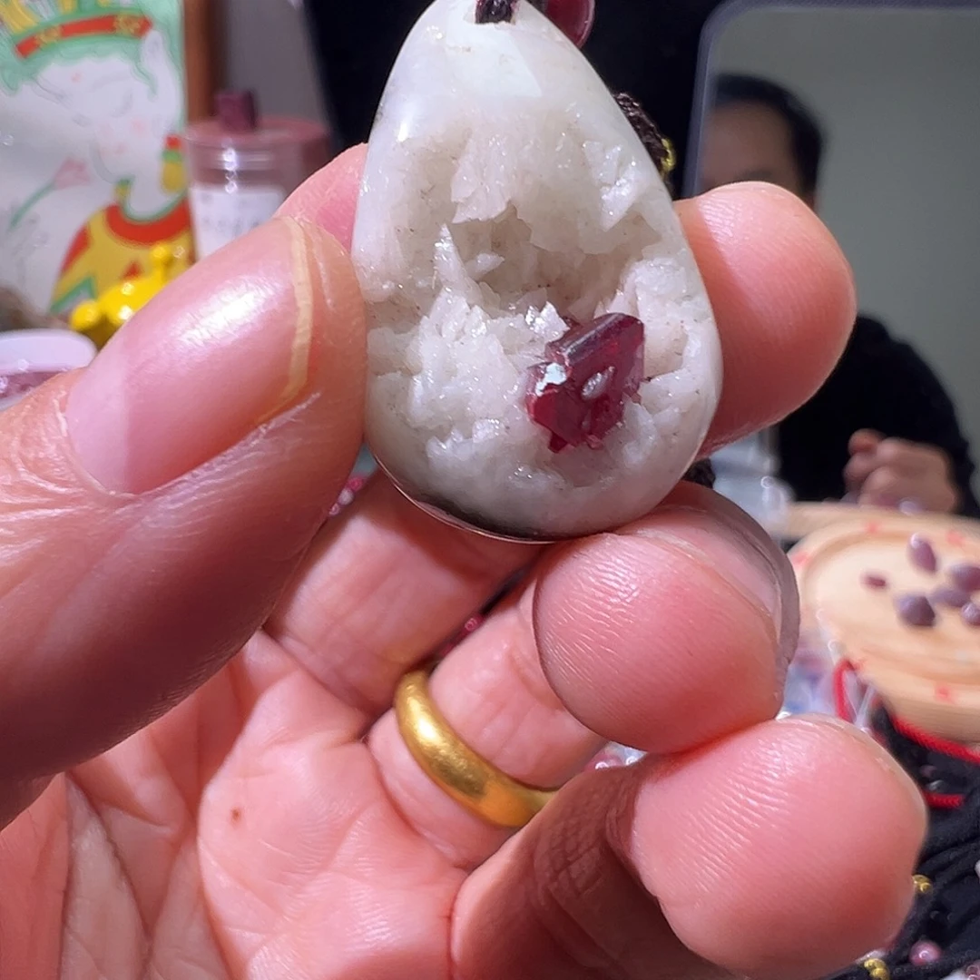 天然辰砂马仙溪玻璃体