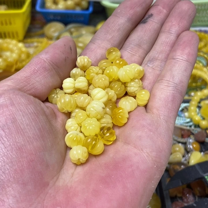 蜜蜡未镶嵌裸石多样性发货2个