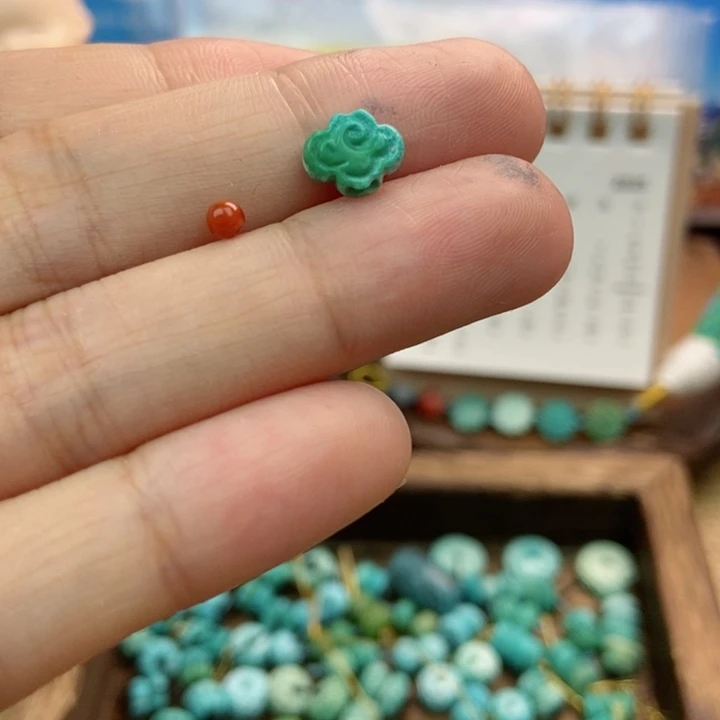 南红玛瑙未镶嵌珠宝奇石