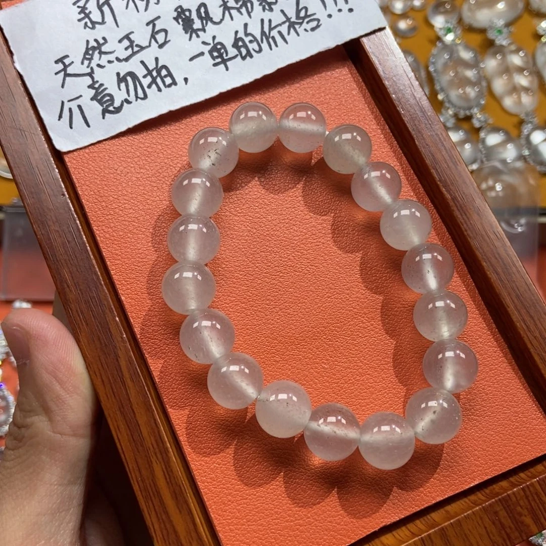 快***猪石英质玉未镶嵌颈饰