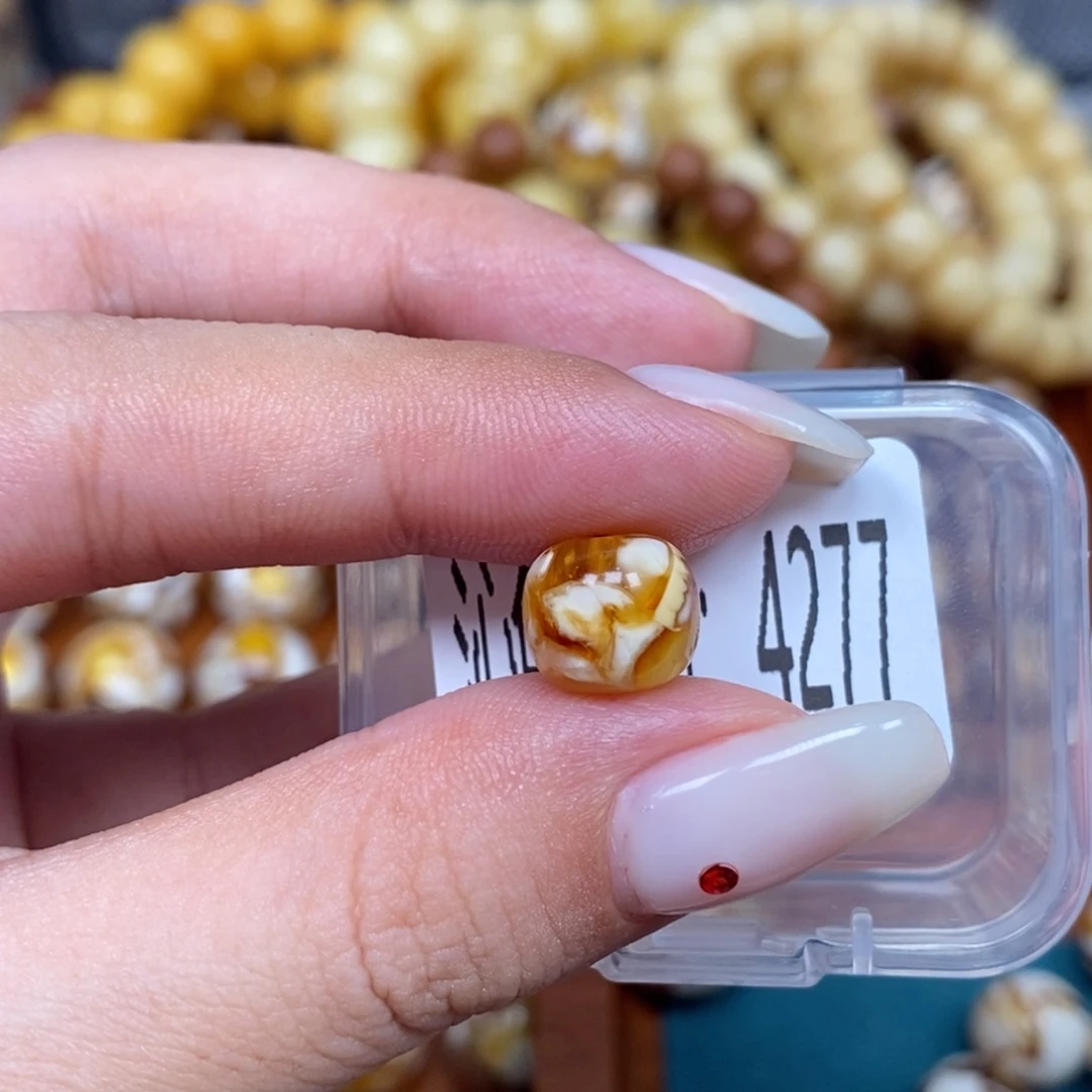 蜜蜡未镶嵌珠宝奇石4277