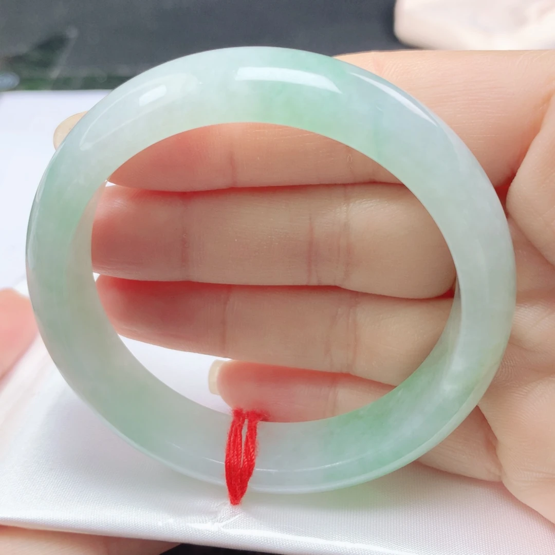 翡翠未镶嵌手镯正