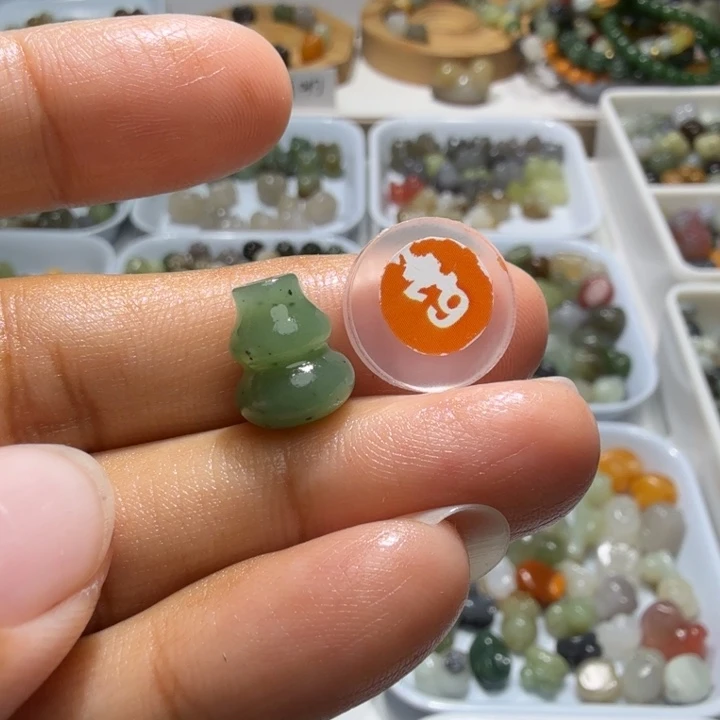 和田玉未镶嵌珠宝奇石