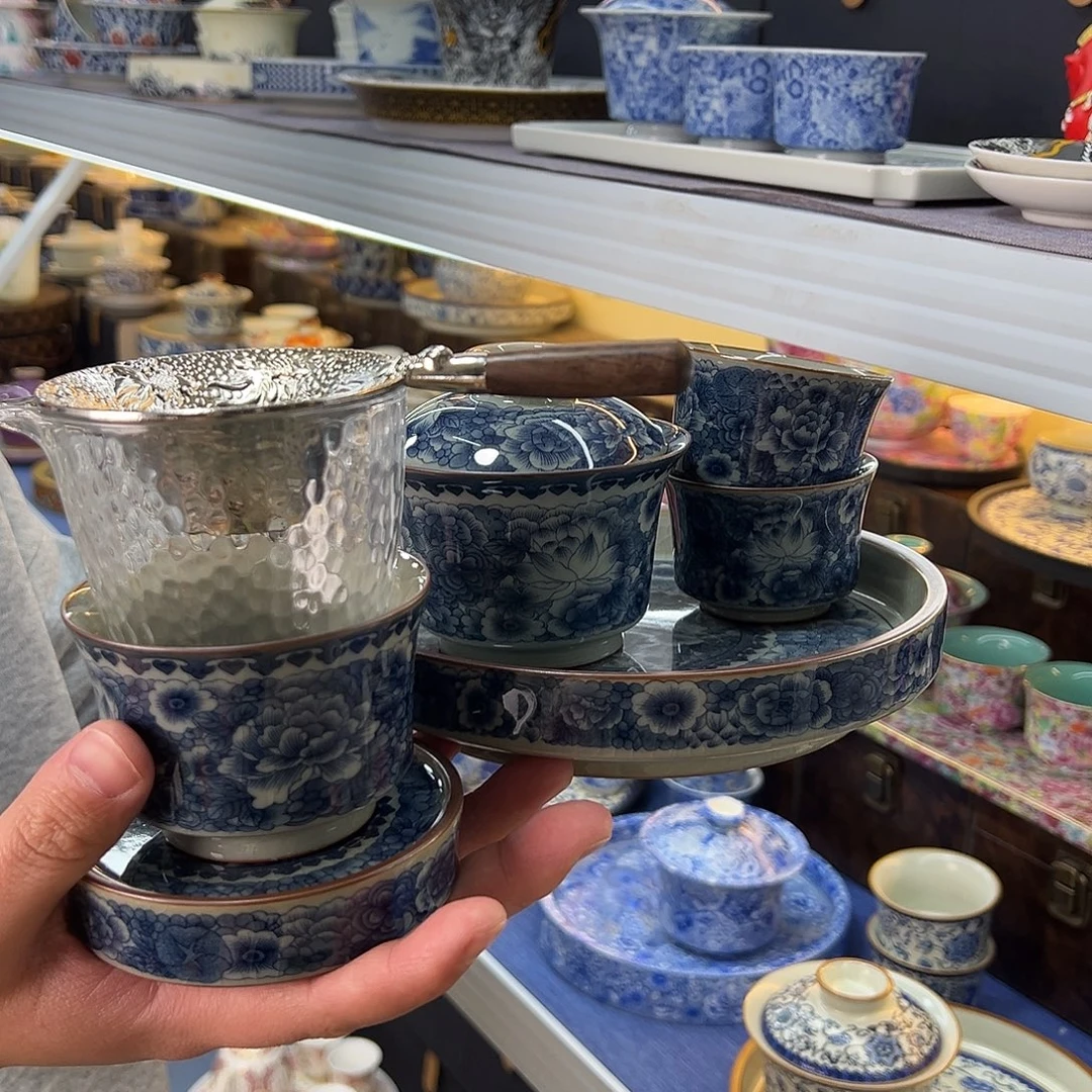 我们的目标是成为一个优秀的人和