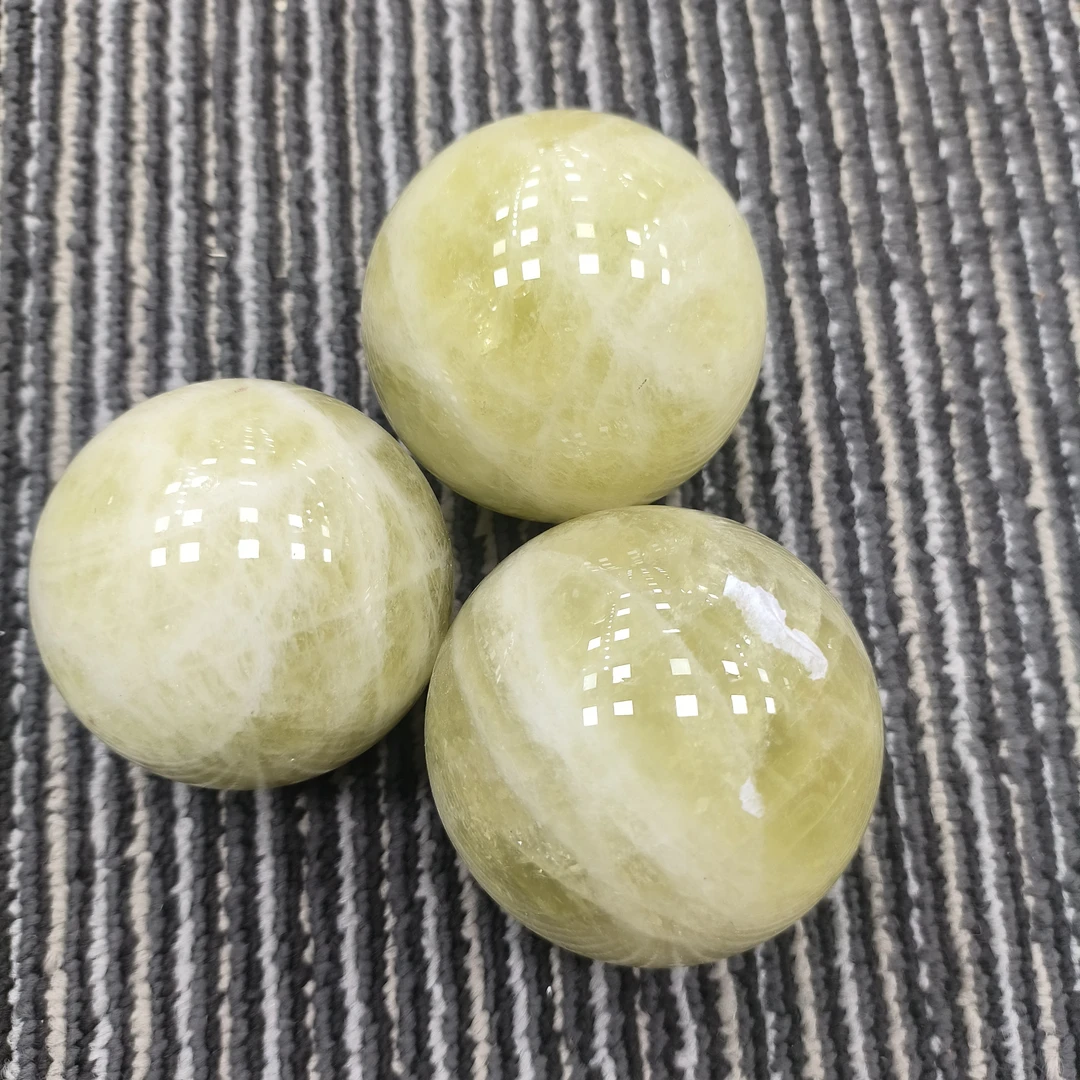 【福袋】天然黄水晶球约5cm 多样性发一件