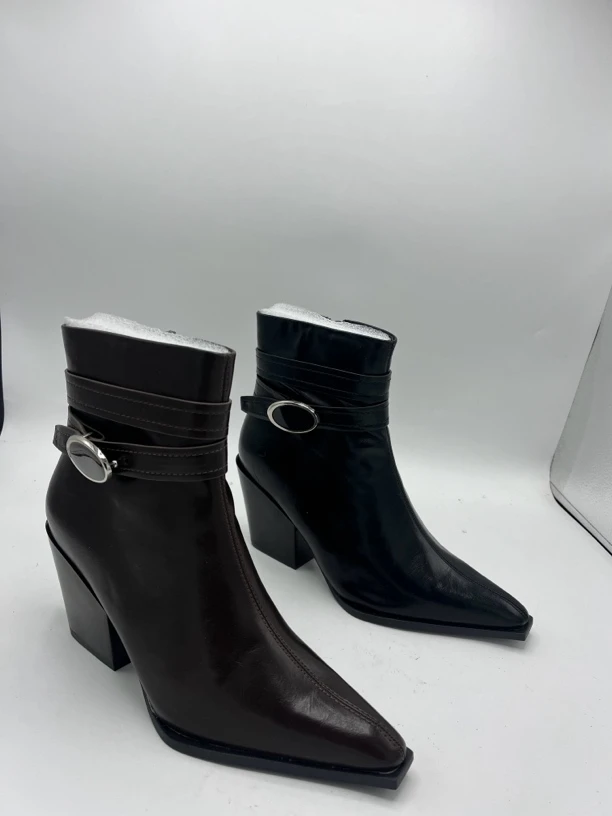 法式低跟切尔西靴短靴细跟跟鞋方头漆皮时尚靴子女靴尖头