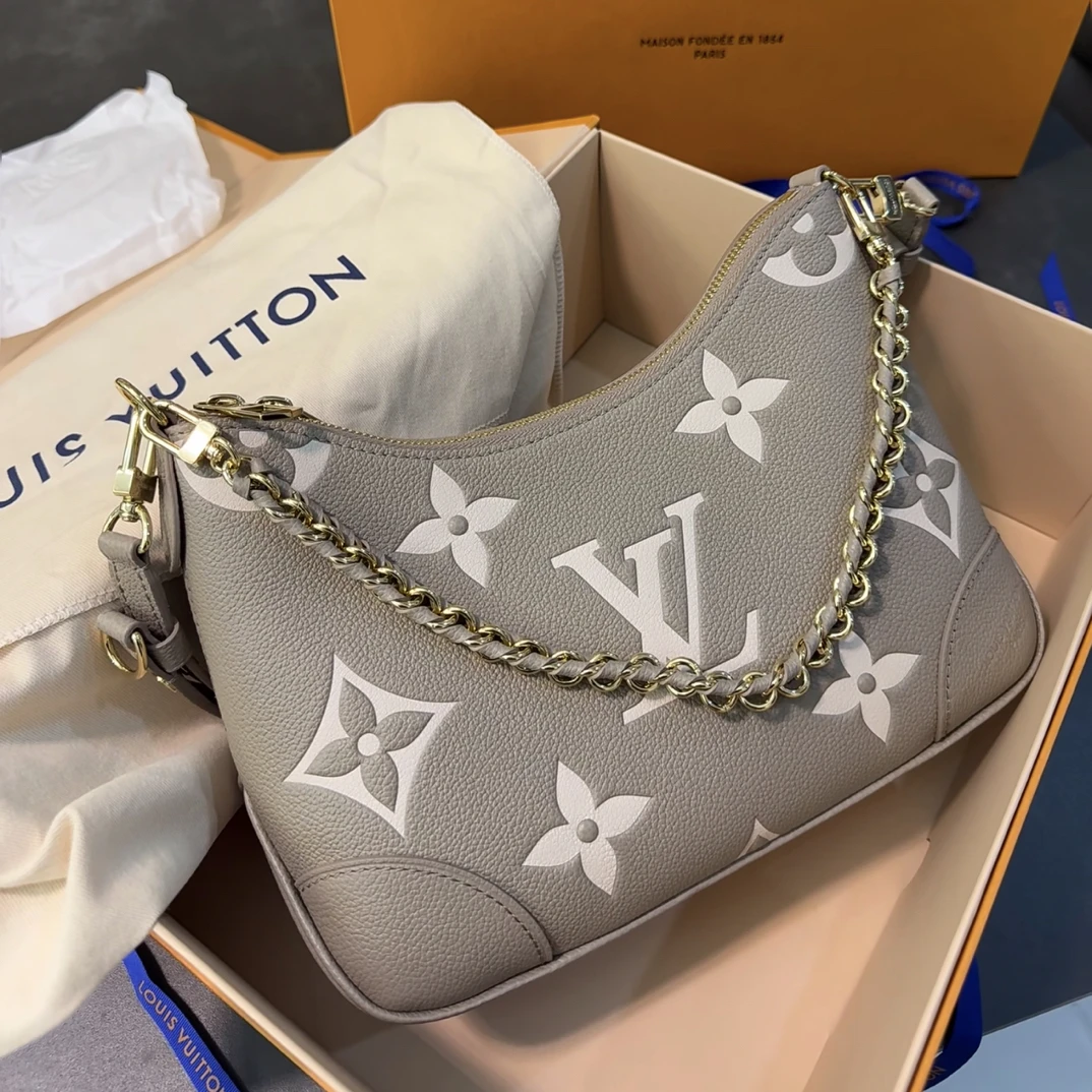 未使用 LouisVuitton/路易威登 LV大象灰牛角包 25120106-03