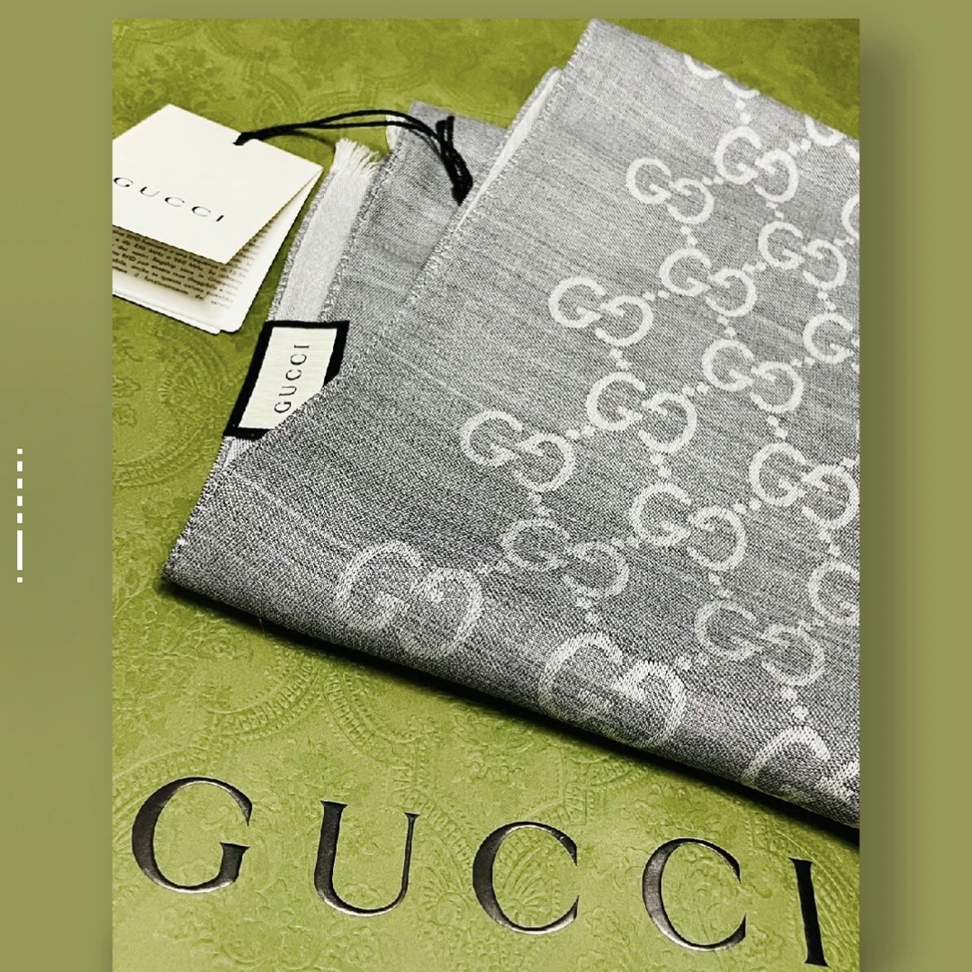 未使用 GUCCI/古驰 Gucci围巾老花流苏款灰色