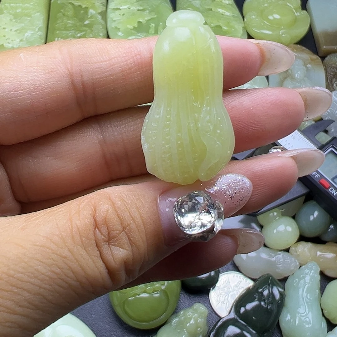 和田玉未镶嵌吊坠(不含链)