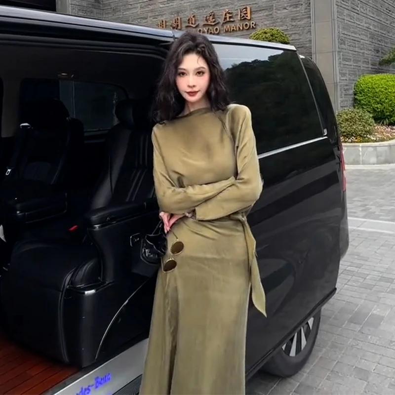 夏季流行穿搭一整套名媛气质轻奢高级感重要场合绿色连衣裙套装女