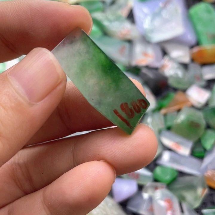 定制翡翠未镶嵌天然翡翠原石定制