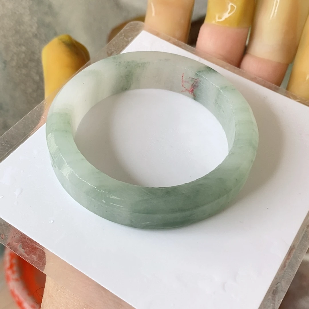 石英质玉手镯未镶嵌逗***?定制