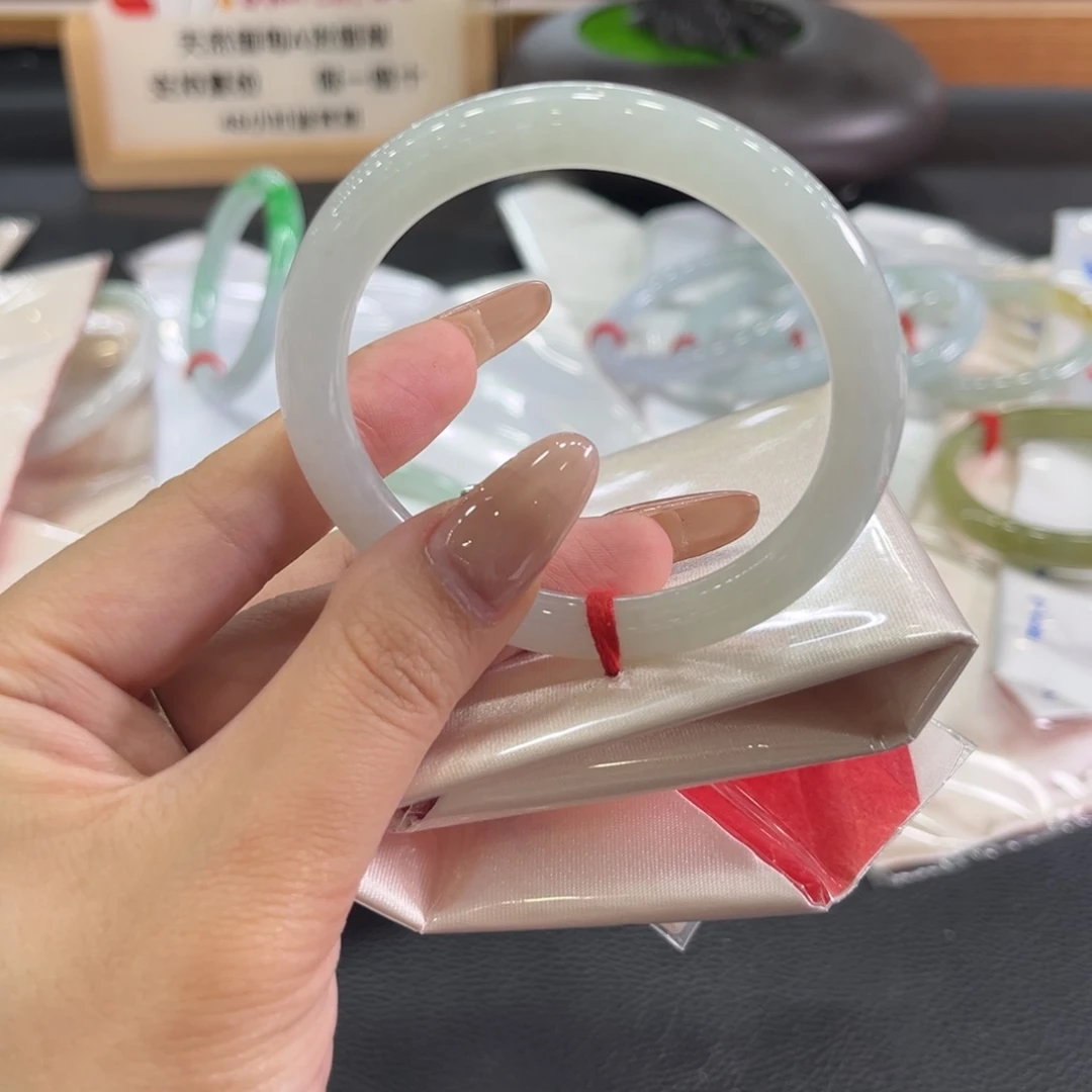 翡翠未镶嵌手镯52圆条