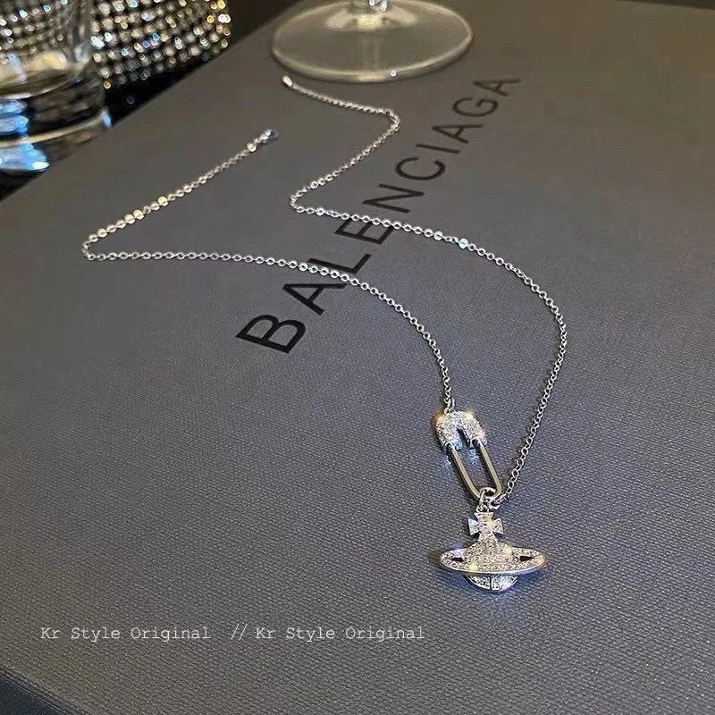 钛钢项链 经典别针土星项链2025爆款锁骨链星球送闺蜜送女友b