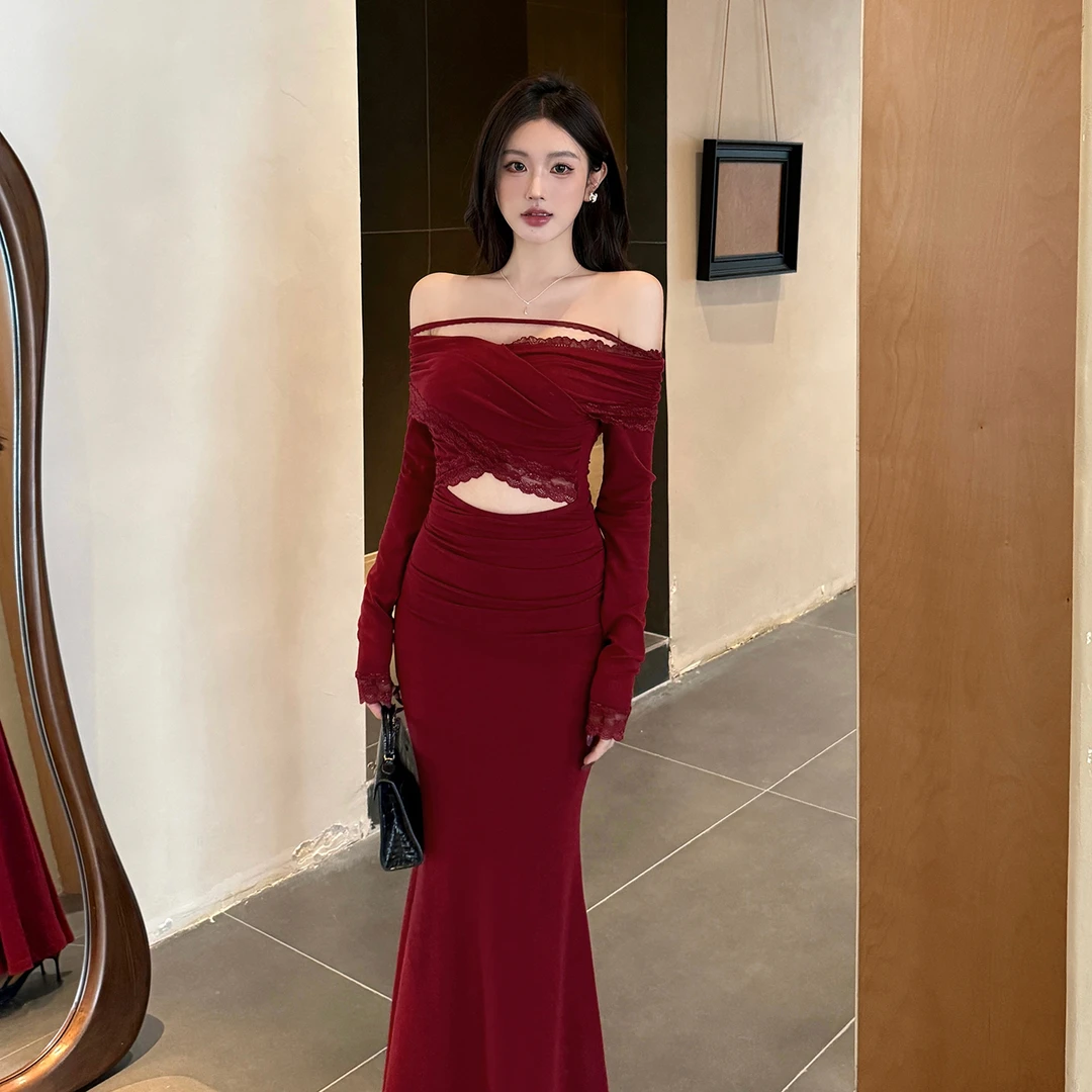 纯欲女神一字肩蕾丝镂空露腰红色包臀长裙御姐气质新年收腰连衣裙