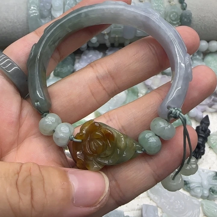 平****未镶嵌手链翡翠半镯