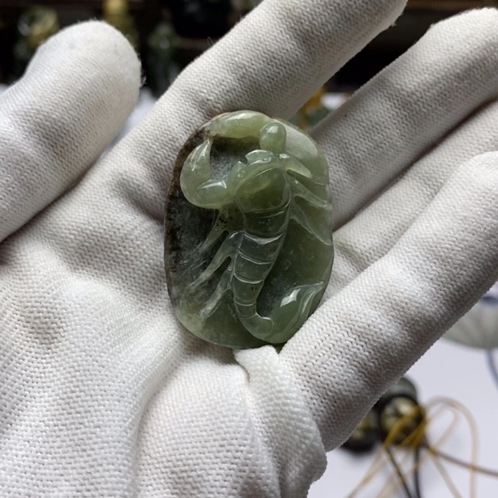 岫岩河磨玉（透闪石质玉）手把未镶嵌我**啊