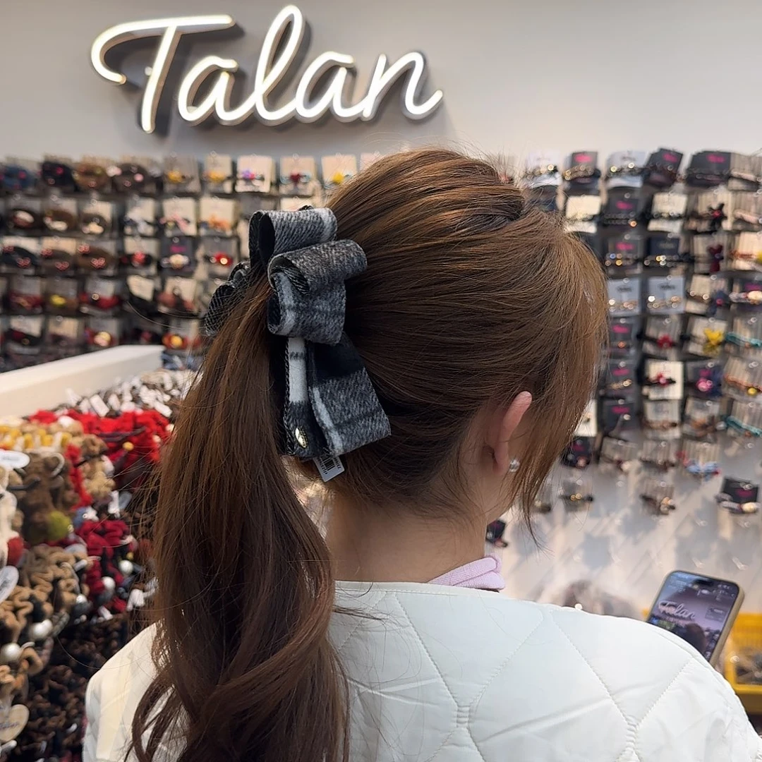 布艺铁合金新款香蕉夹灰白色