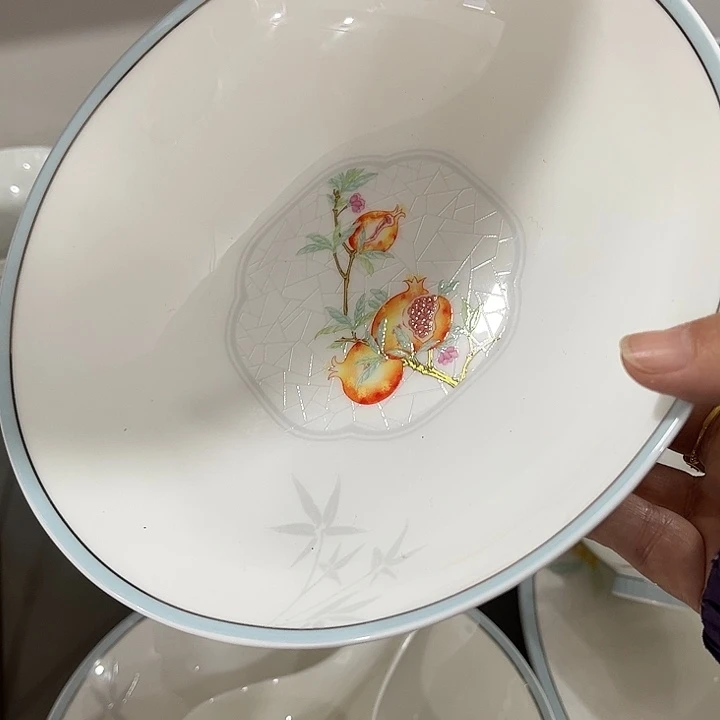 瓷片微瑕骨瓷盘两个石榴