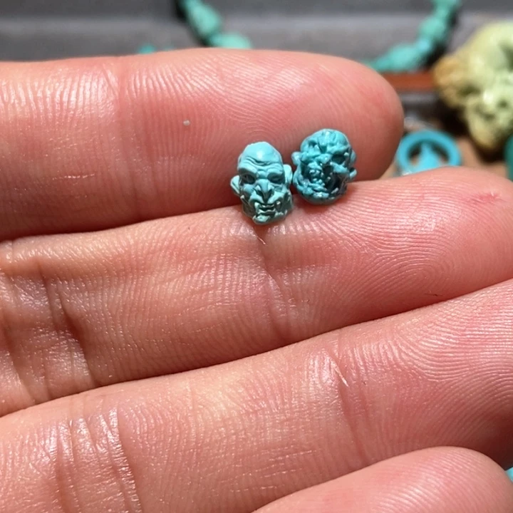 绿松石颈饰未镶嵌