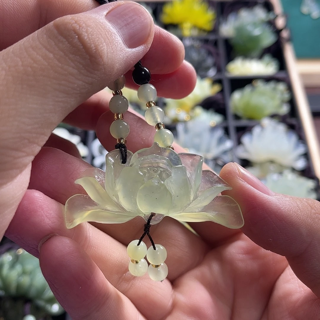 蛇纹石玉未镶嵌颈饰