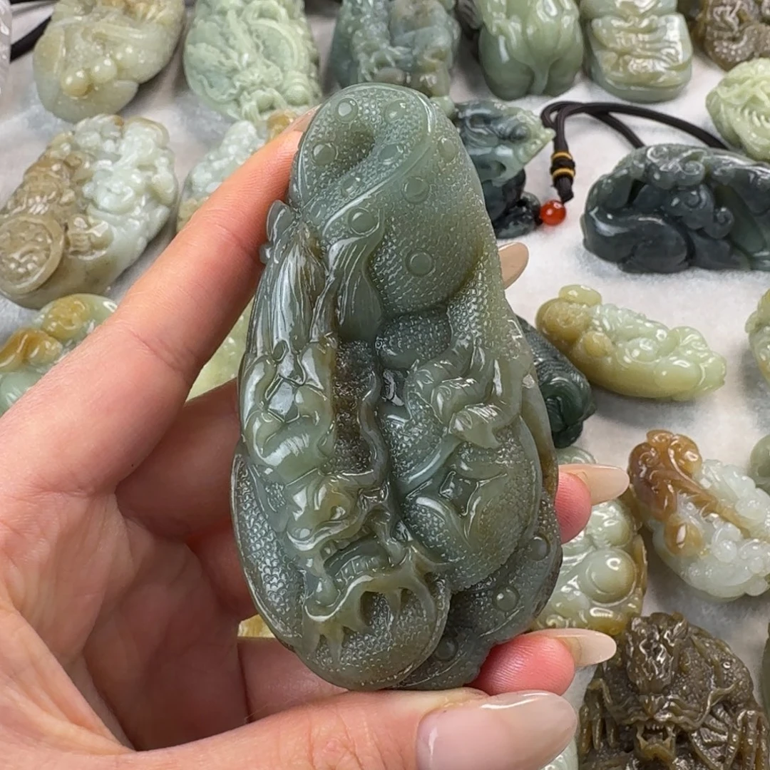 和田玉未镶嵌把件