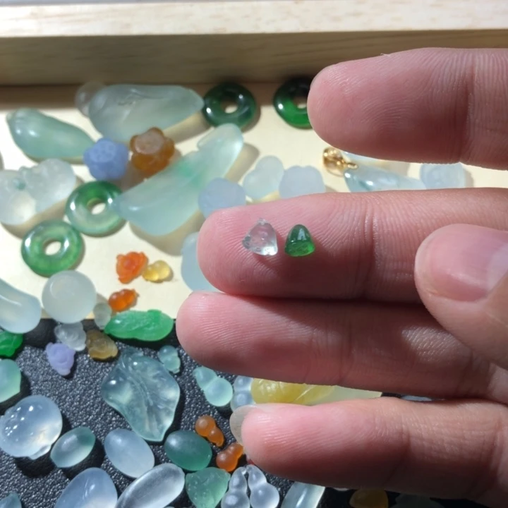 定制翡翠未镶嵌挂件