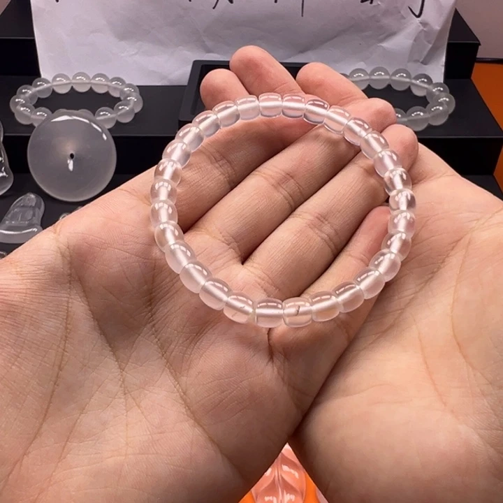 石英质玉未镶嵌颈饰