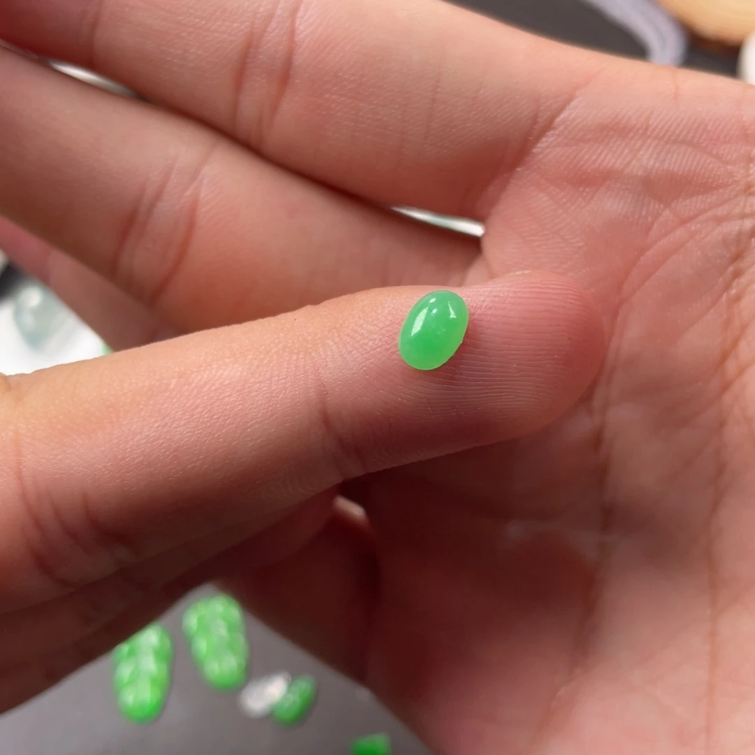 翡翠未镶嵌挂件天然缅甸翡翠蛋面