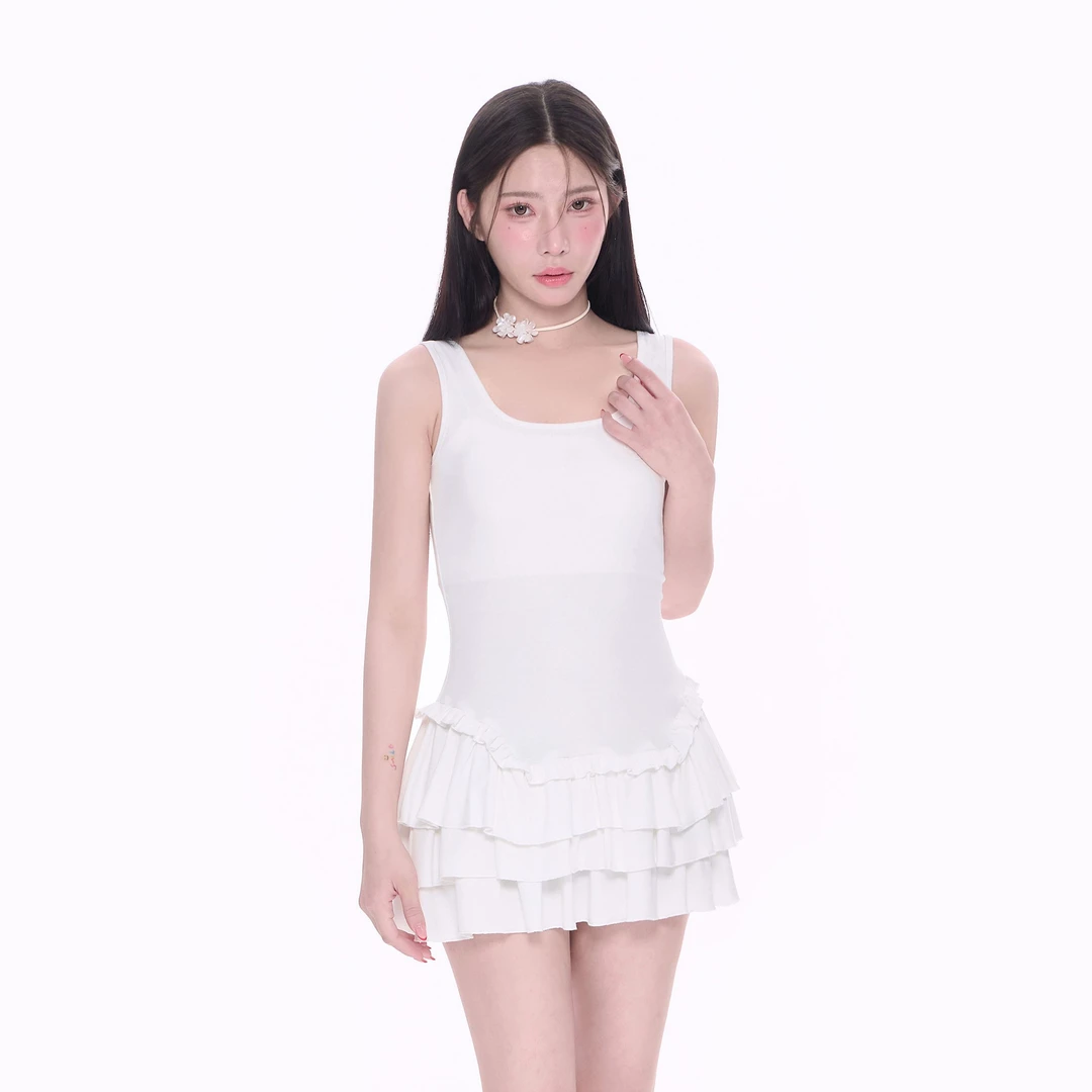 【NCXK】纯色方领吊带蛋糕裙连衣裙立体剪裁修身显瘦百搭QZ25054