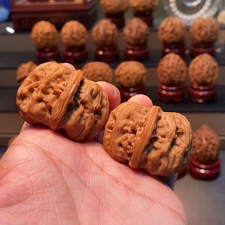 向***己桃核把件45尺平谷方块