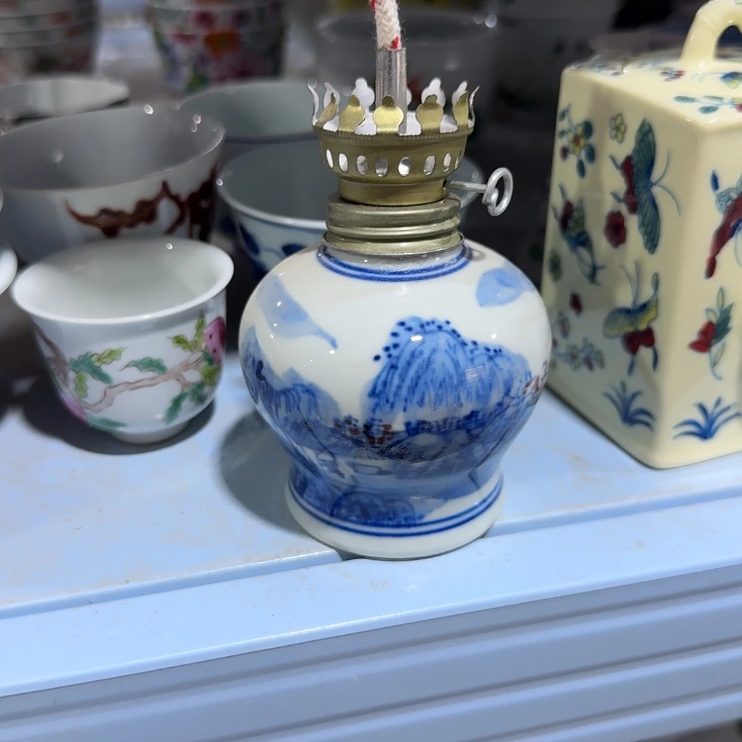 瓷片摆件等物品等都会
