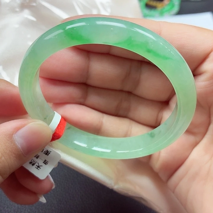 翡翠未镶嵌手镯天然缅甸A货翡翠