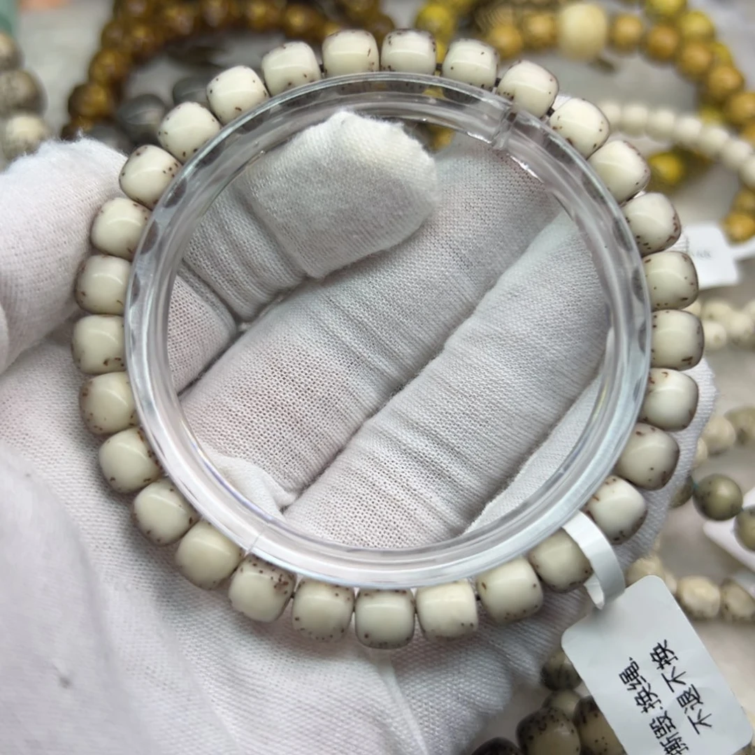 星月菩提手串?****星月糯冰河豚